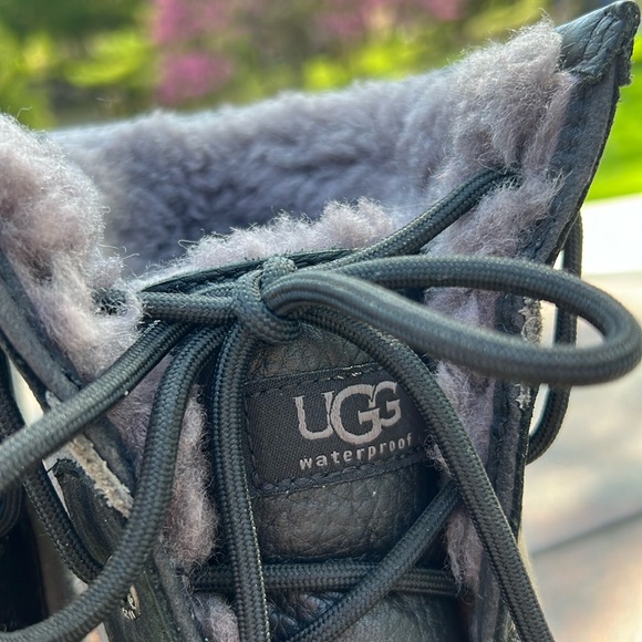 UGG WATERPROOF DRY TECH - Picture 6 of 16